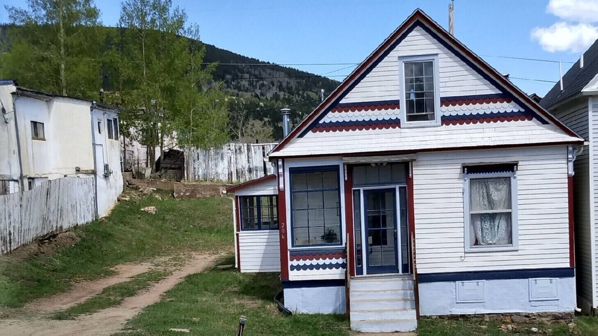 Victor House | Mountain House in Historic MIning Town of Victor
