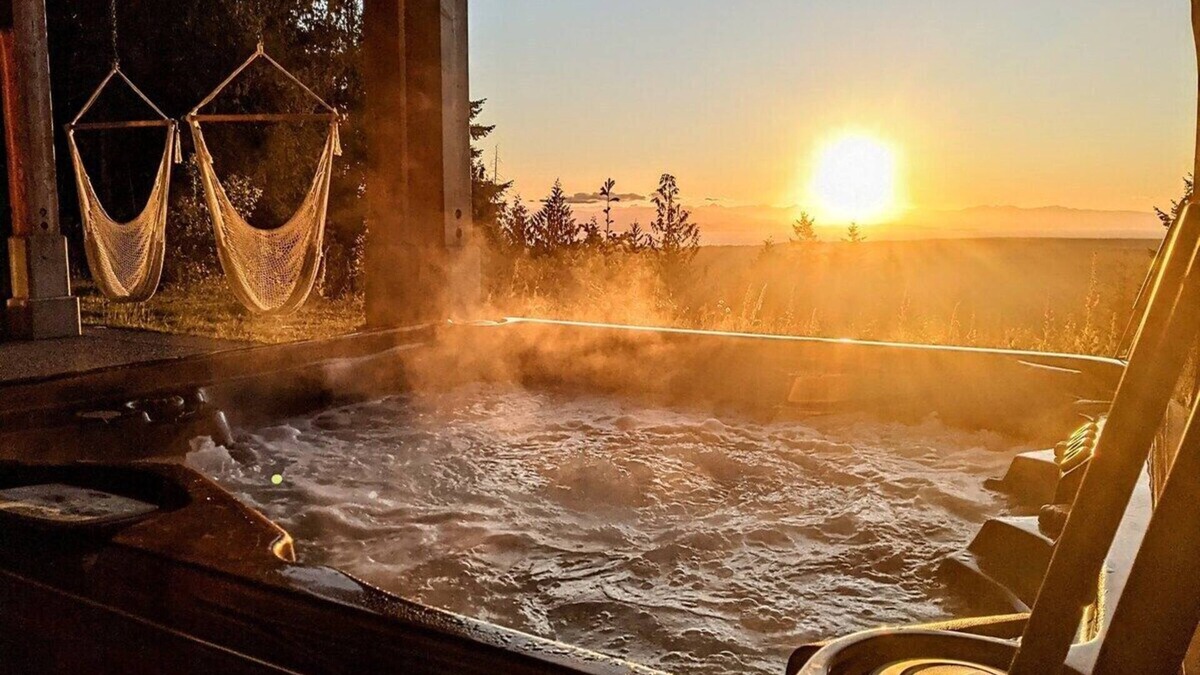 Regional District of Nanaimo Bed & Breakfast | Mountain House of Wonder