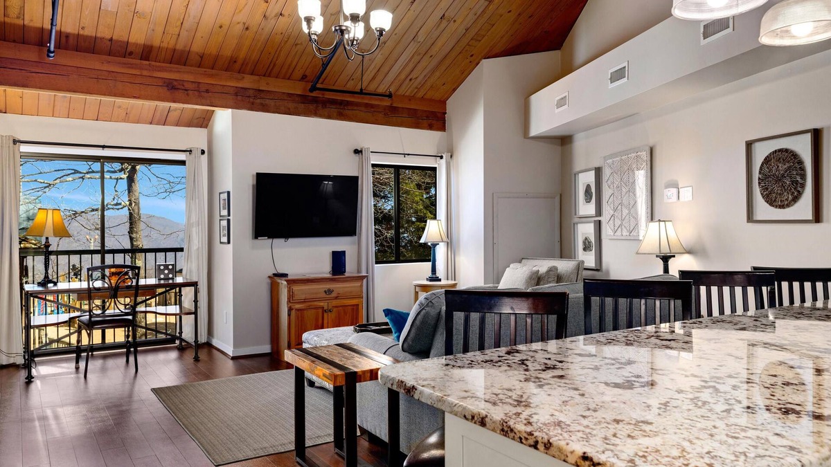 Wintergreen Condo | Mountain Inn Lodge 79 with Wintergreen Advantage