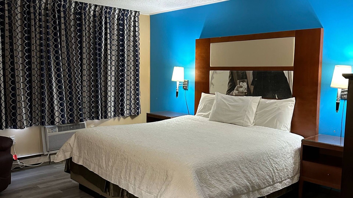 Iron Mountain Hotel | Mountain Inn