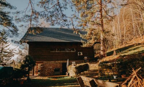 Potec Ski Chalet | Mountain Lodge Azzy, surrounded by Ultimate Peace!