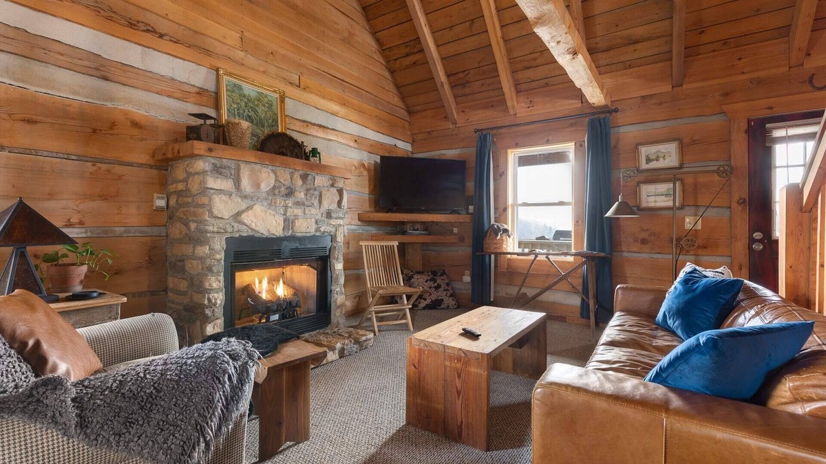 Vesta House | Mountain Log Cabin|Mabry Mill|Fireplace|Hiking