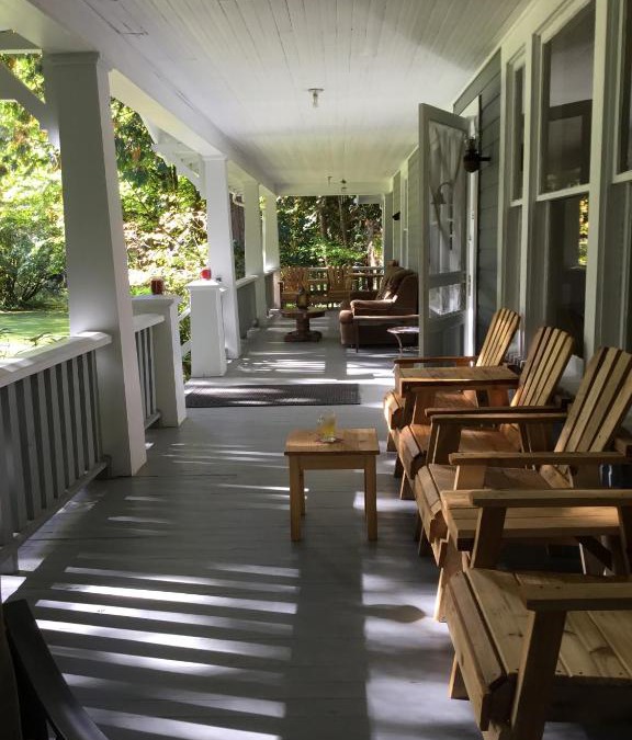 Ashford Hotel | Mountain Meadows Inn & Chalet Suites