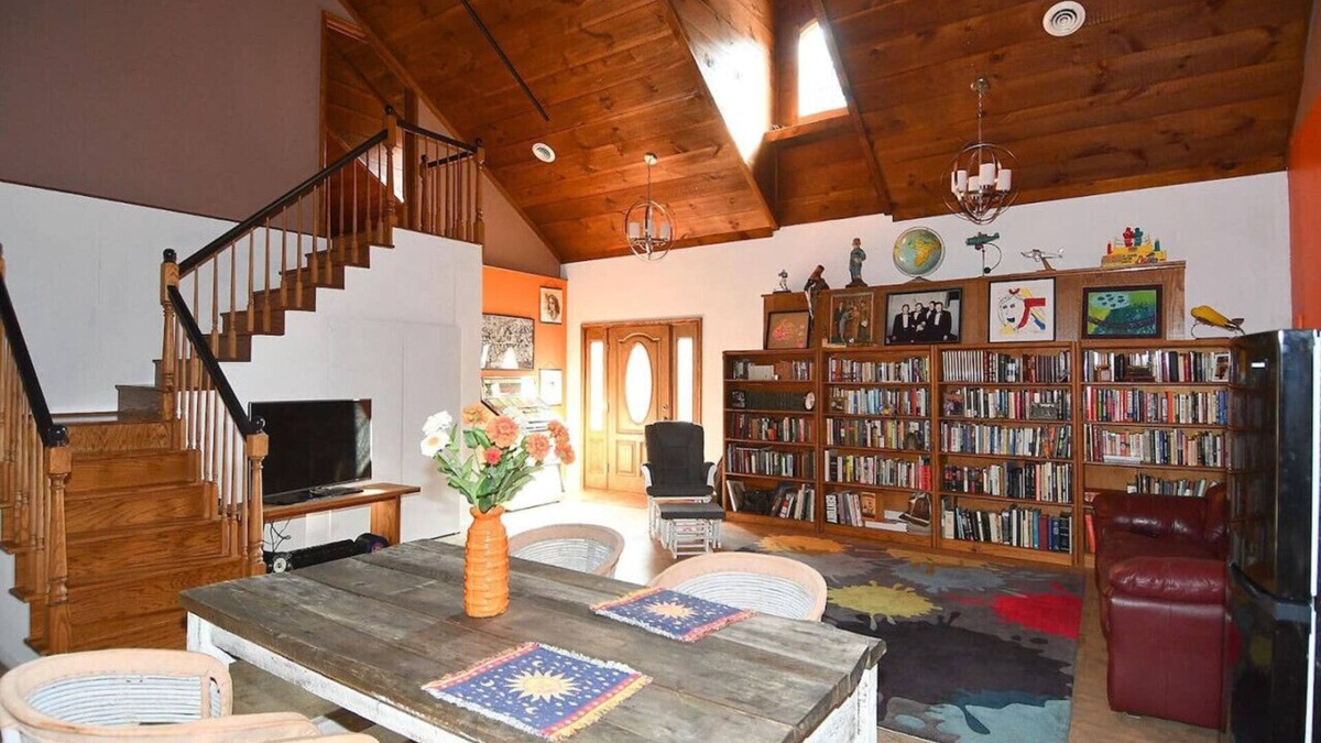 Berkeley Springs Apartment | Mountain Meltdown - Pet Friendly | Wifi | Fire Pit | Fountain | Porch