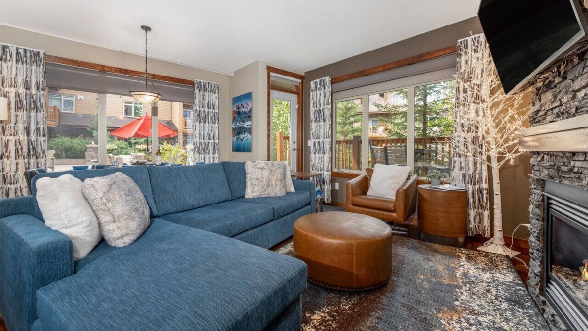 Canmore Condo | Mountain Memories - Luxury Condo - Outdoor Pool, Hot Tub & Sauna