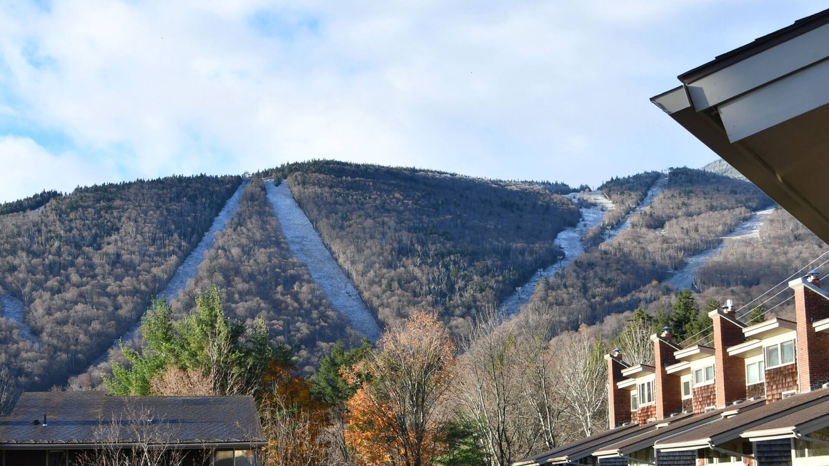 Warren Condo | Mountain Modern Ski-in/Ski-out Sugarbush Condo. Fully redesigned and renovated!