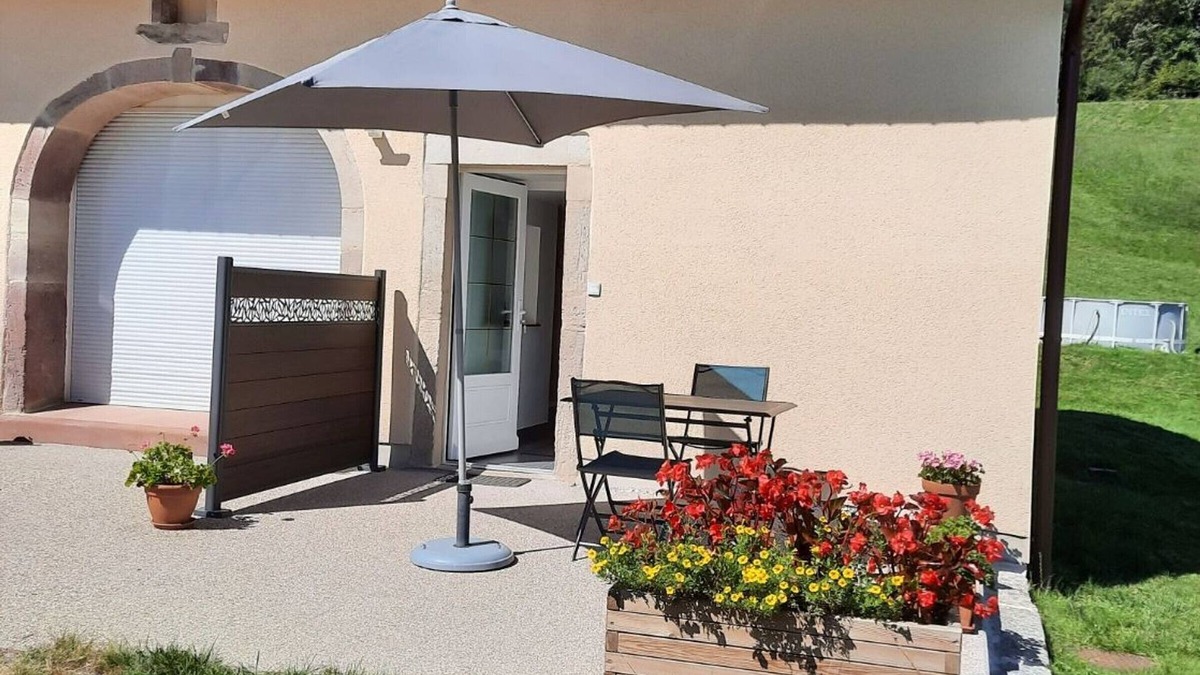 Rupt-sur-Moselle Apartment | Mountain Retreat: Cozy 2-Person Cottage with Terrace & Barbecue, near Hiking Trails and Alsace