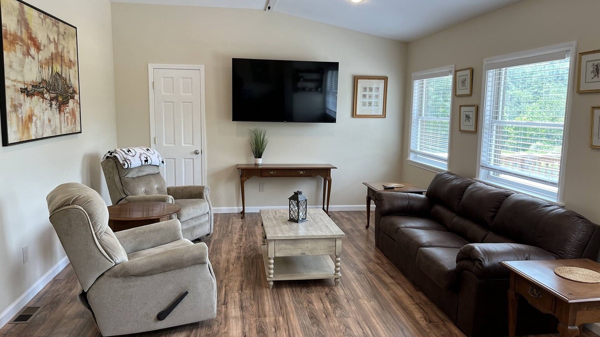 Oneonta Apartment | Mountain Retreat - enjoy the quiet, only 15 min to ASV