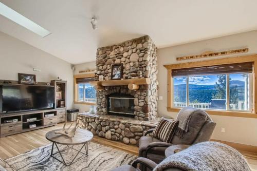 Black Hawk House | Mountain Retreat Sauna Deck Views Sleeps 10