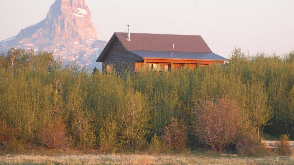 Babb House | Mountain Retreat with Glacier Views – Your Gateway to Montana's Wild Adventures