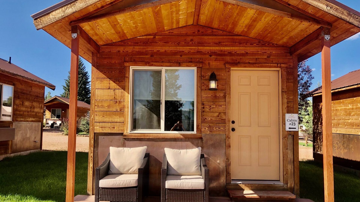 Hatch Hotel | Mountain Ridge Cabins and Lodging