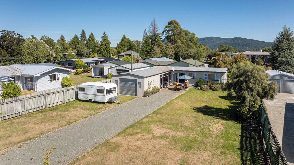Te Anau House | Mountain Serenity - Te Anau Holiday Home