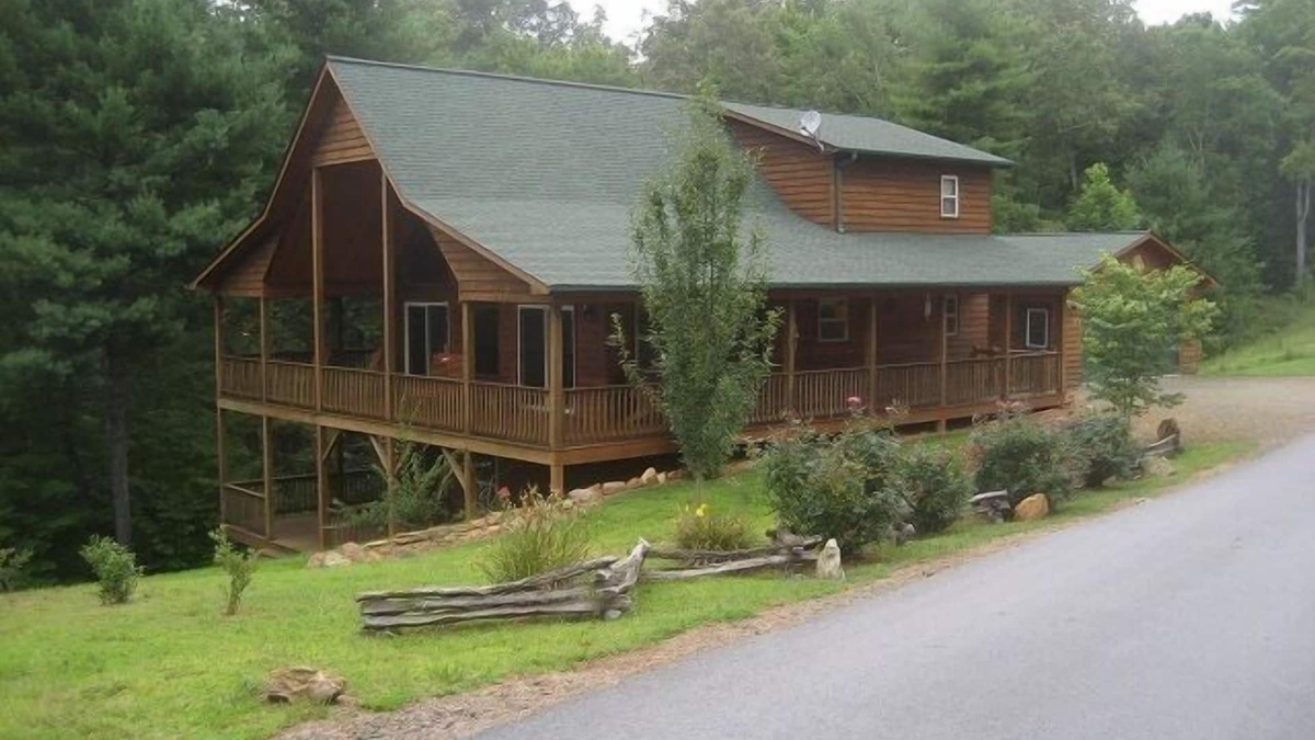 Murphy Ski Chalet | *Mountain Serenity*