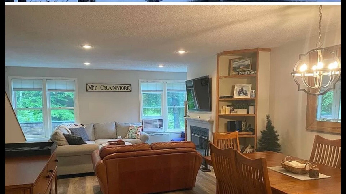 North Conway House | Mountain-side family size condo in North Conway, great for Fall foliage views!