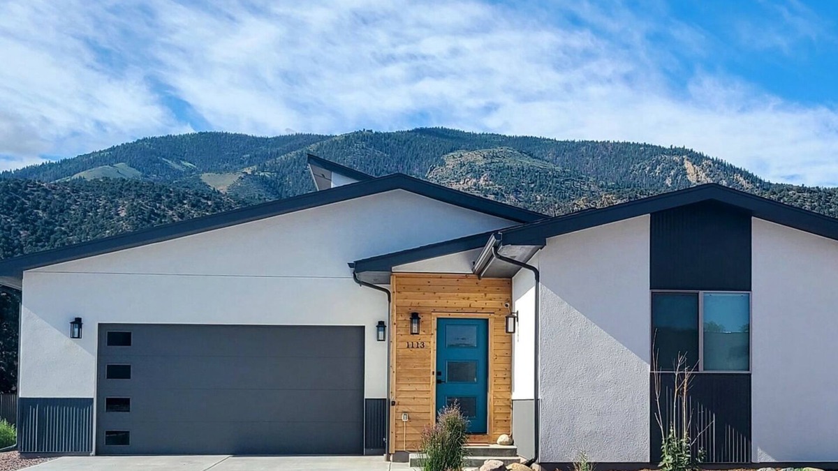 Poncha Springs House | Mountain Sol- Near Salida and Monarch Mountain Livin' the Colorado Dream!