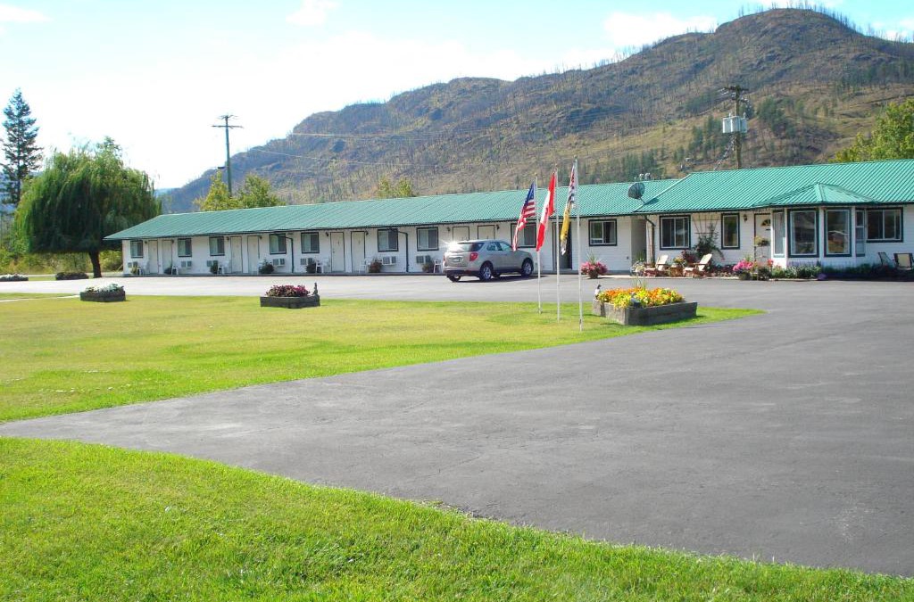 Barriere Hotel | Mountain Springs Motel & RV Park