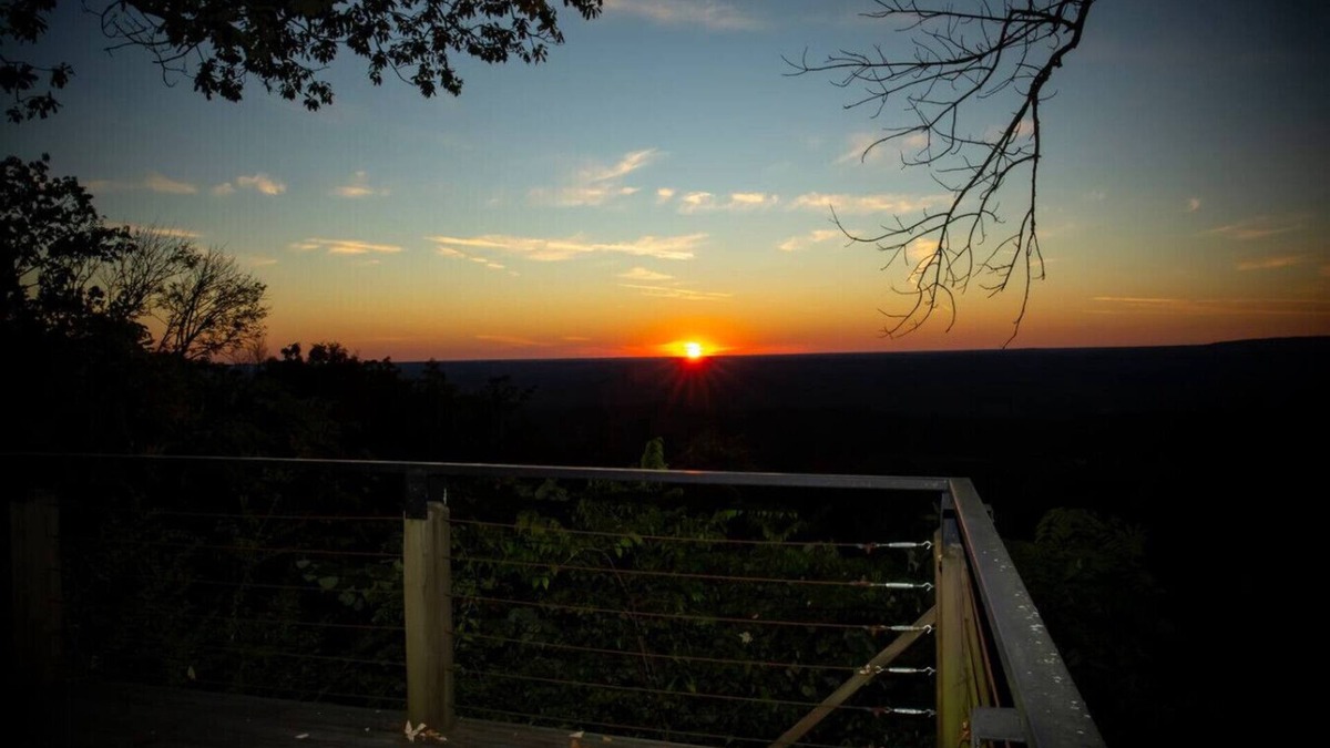 Valley Head Cottage | Mountain & Sunset VIEWS! Walk to Downtown Mentone