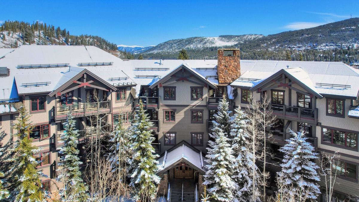 Breckenridge Condo | Mountain Thunder Lodge