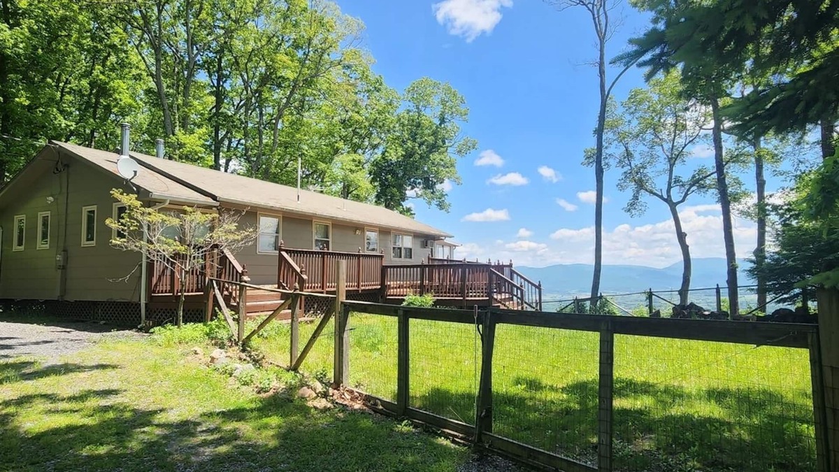Luray House | Mountain Top Chalet | 0 Bed, 2 Bath