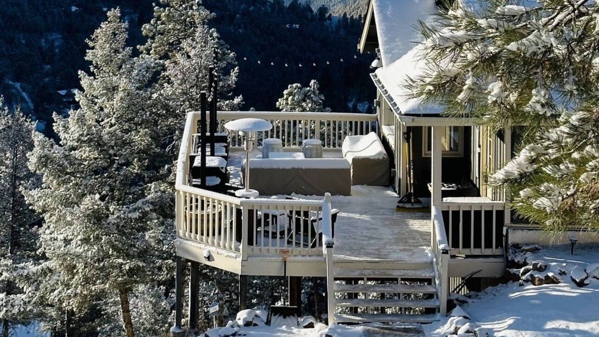 Richmond Hill Corridor Cabin | Mountain Unique View