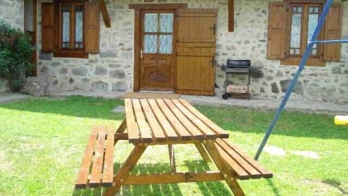 Sireix Apartment | Mountain Vacation Rentals near Argeles-Gazost