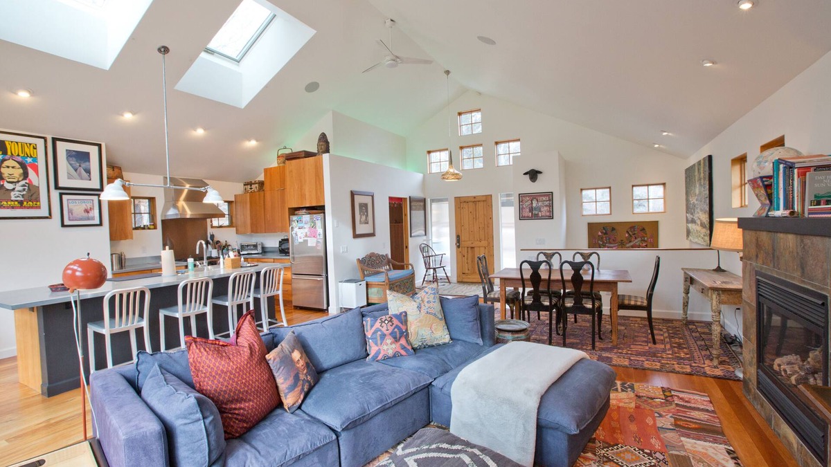 Ketchum Cottage | Mountain View 2 Bed/2.5 Bath Cottage In-Town, Hot Tub, extra bed Shepherd's Hut