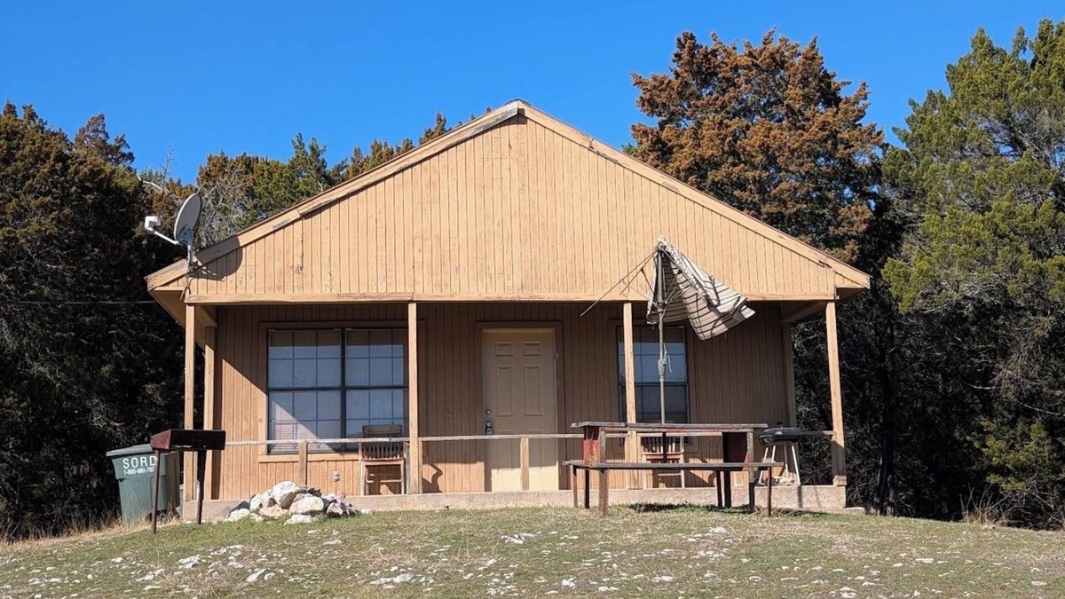 Davis Cabin | Mountain View 2 Bed Cabin