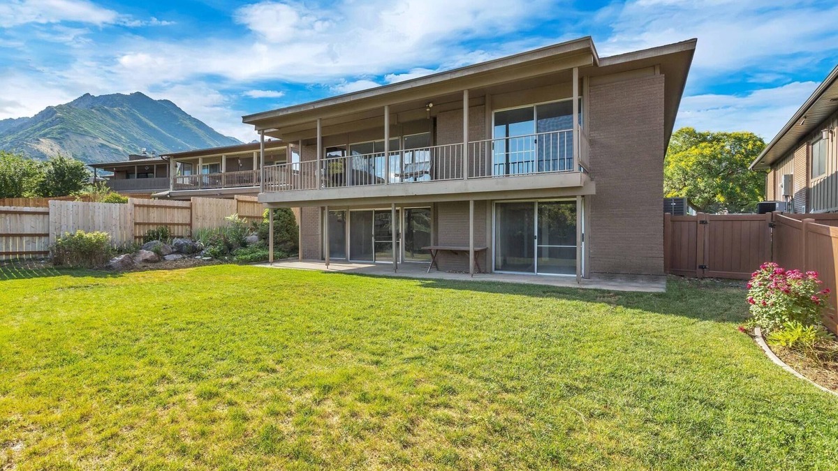 Olympus Cove House | Mountain View and 5 minute walking distance to stores and ski/snowboard shuttle