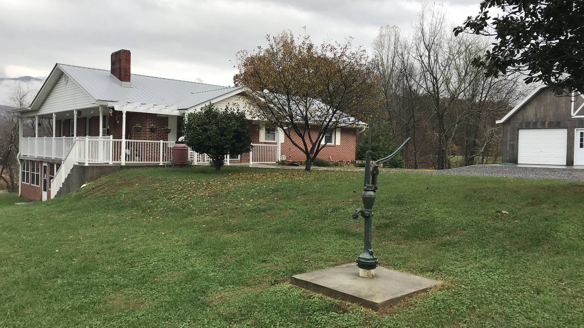 Blairsville Bed & Breakfast | Mountain View Bed & Breakfast.Fresh air, and a Relaxing time in the mountains