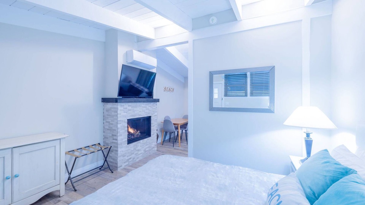The Blue Mountains Apartment | Mountain View Boutique Suite with contactless entry - The Lake at Blue Mountains