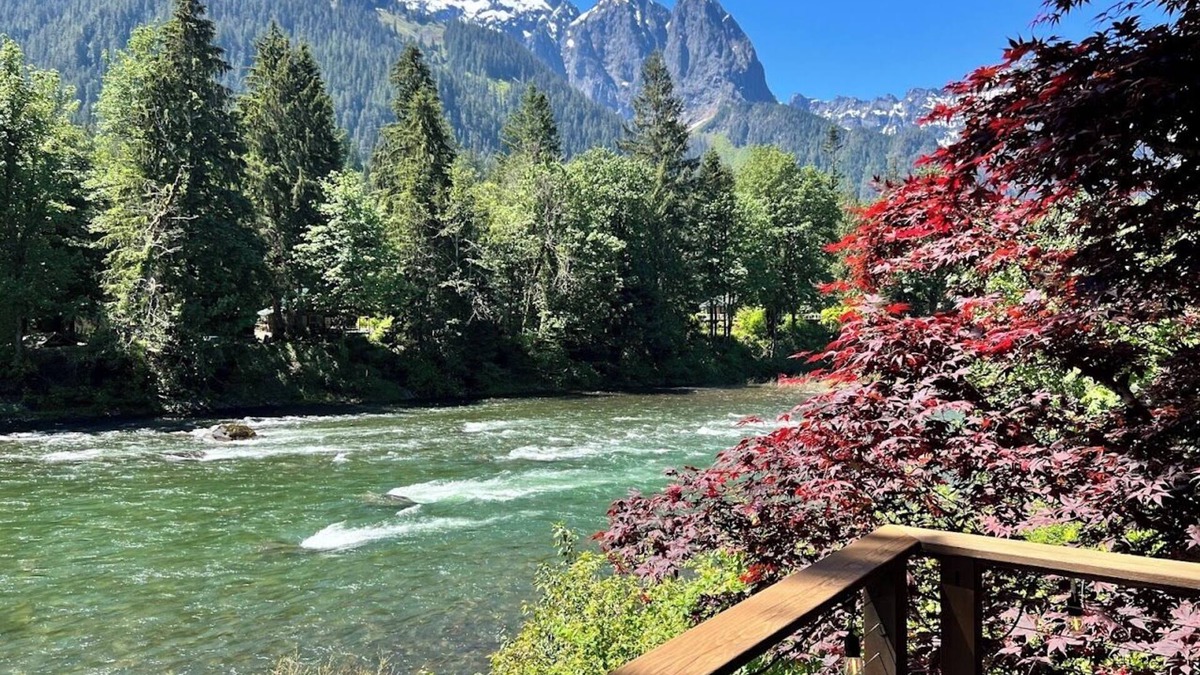 Gold Bar Cabin | Mountain View Cabin w/amazing mountain views, hot tub, wifi, wood stove
