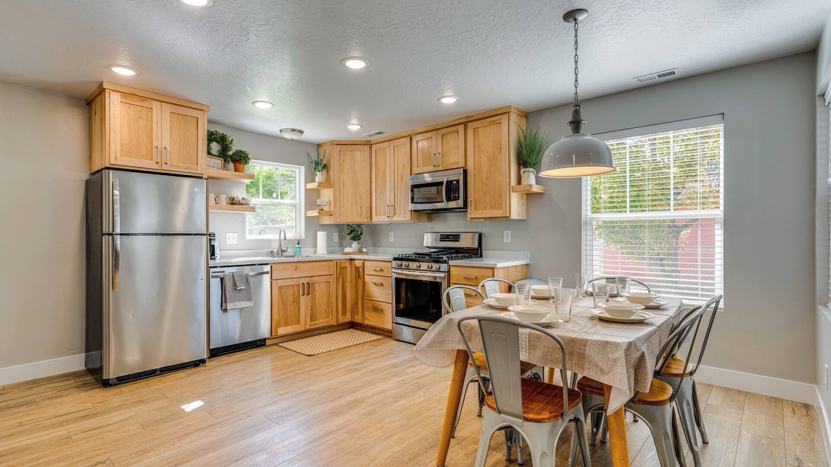 Cedar City Cottage | Mountain-view Cedar City Home w/Large Yard!