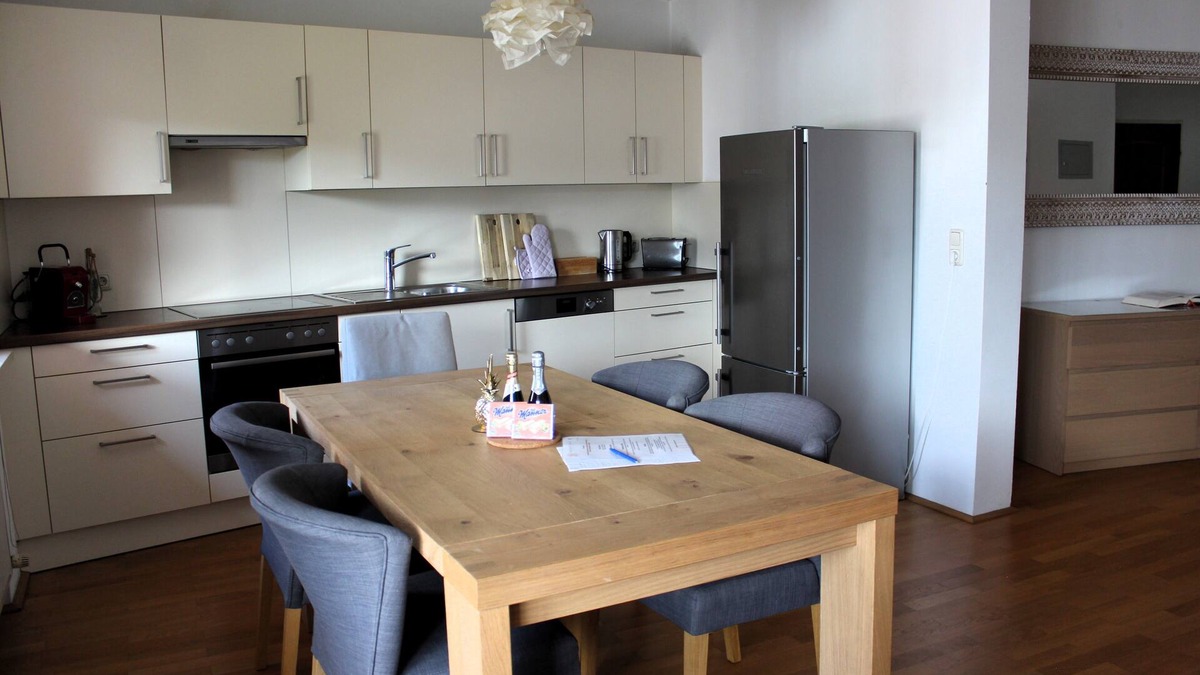 Pradl Apartment | Mountain View City Center