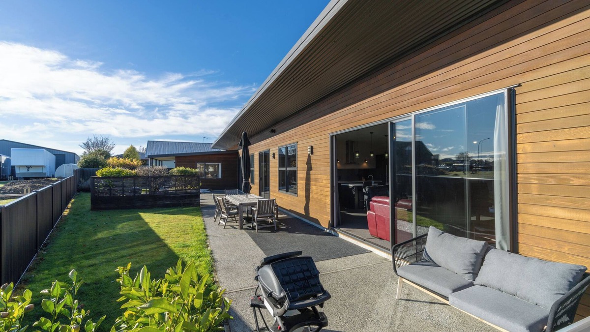 Te Anau House | Mountain View Comfort - Te Anau Holiday Home