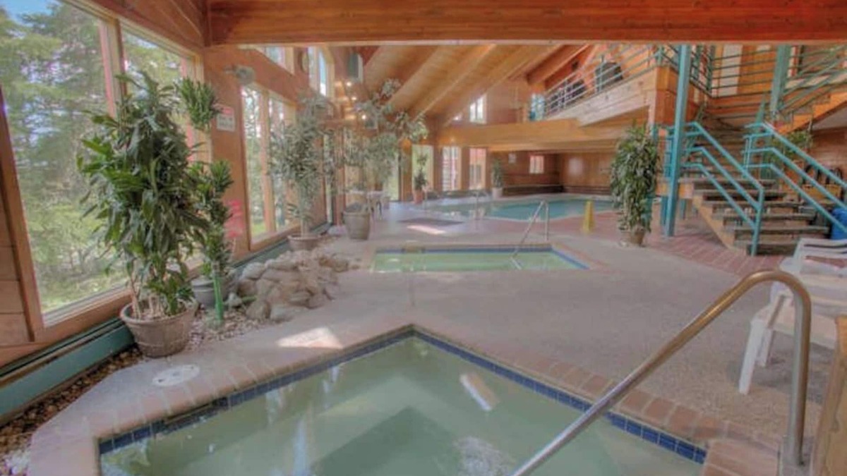 Wildernest Condo | Mountain View condo with clubhouse and private dec
