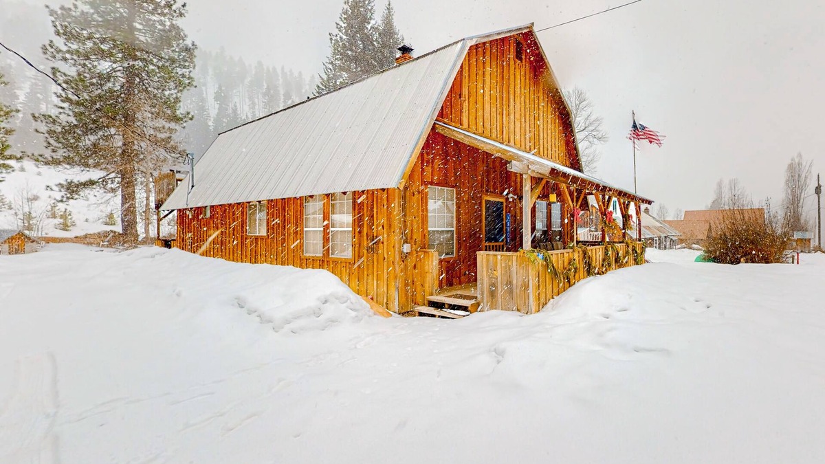 Liberty House | Mountain-view, dog-friendly abode with grill & W/D - near outdoor recreation