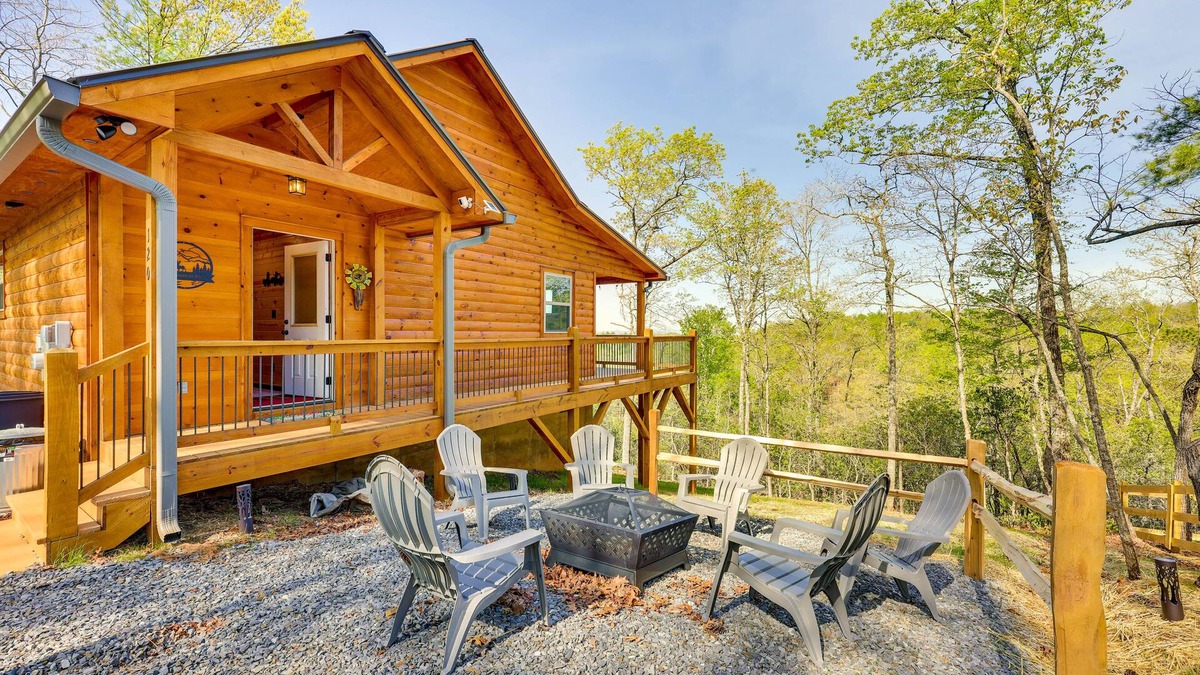 Murphy Cabin | Mountain View & Fire Pit: Updated Murphy Cabin!