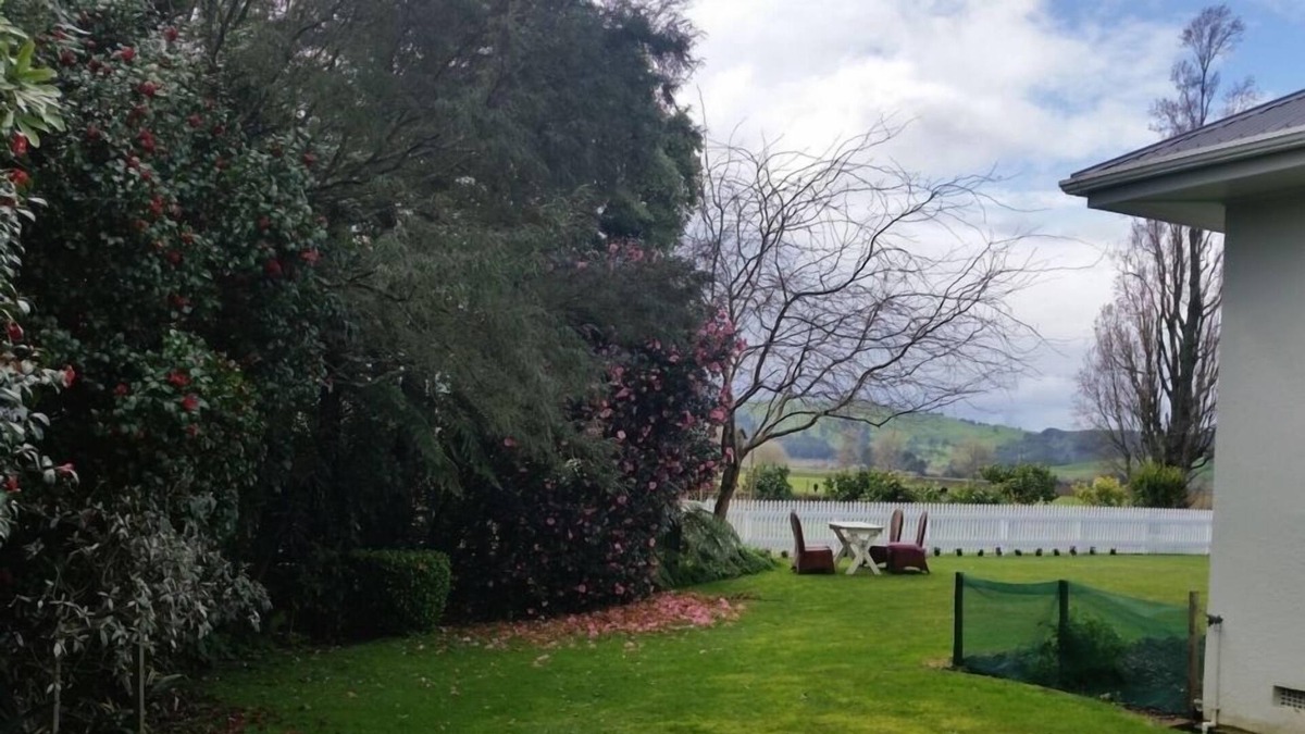Cambridge Bed & Breakfast | Mountain View, Garden view, animals, Farm stay
