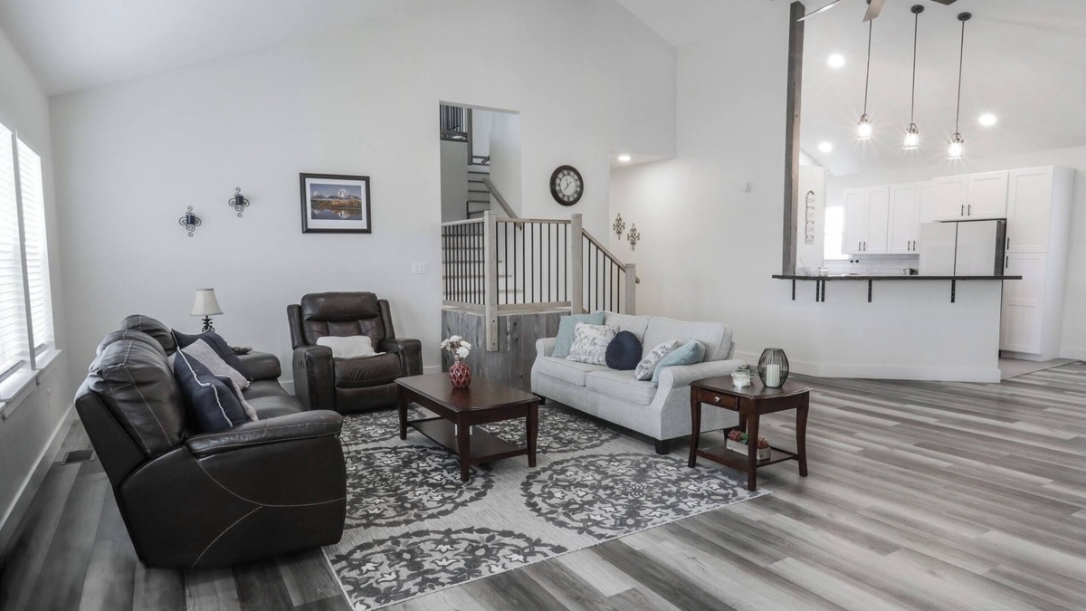 Big Timber House | Mountain View Home, 5 bedrooms large, open spaces!