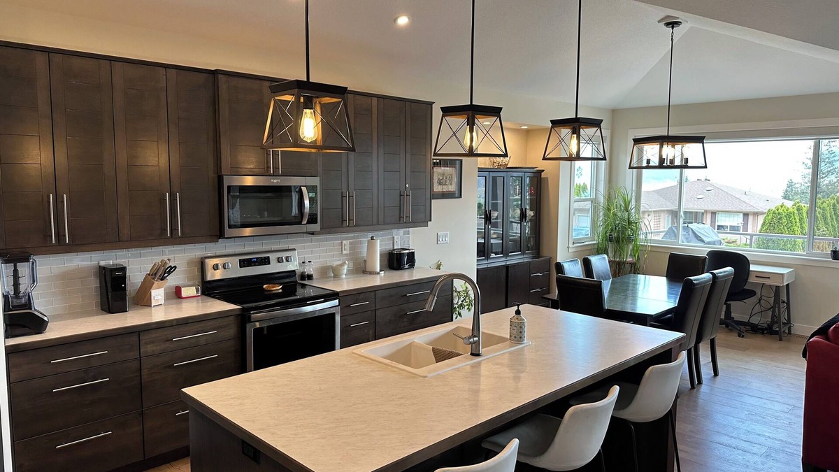 Lumby House | Mountain View Home with hot tub close to prime areas for outdoor enthusiasts