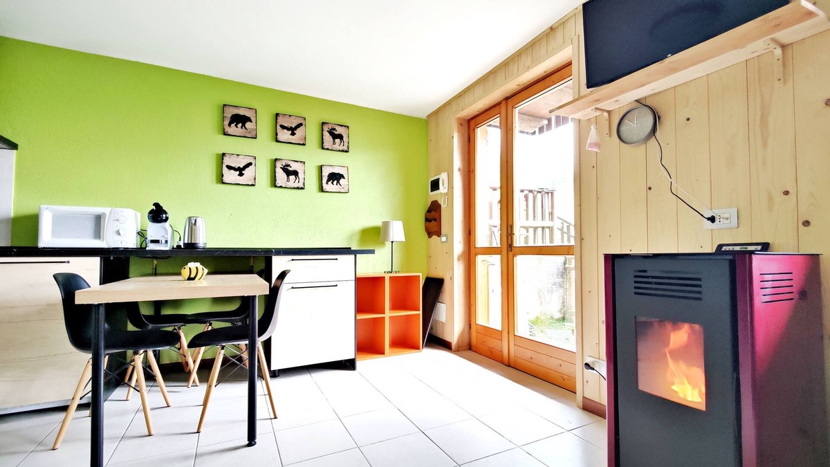 Lizzola Apartment | *Mountain View* - Il Sole tutto l'Anno