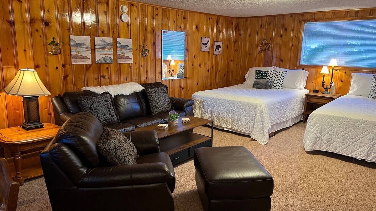 Red River Apartment | Mountain View Lodge Kitchenette Suite - Room 9