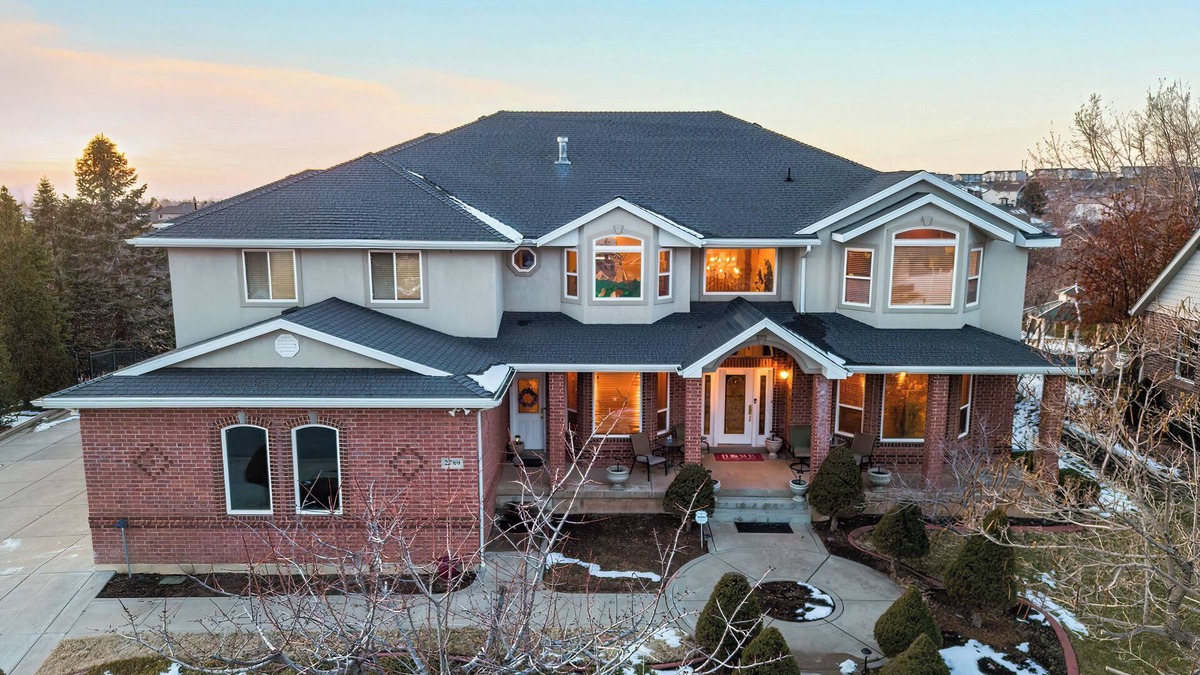 Layton House | Mountain View Mansion in the foothills of Utah