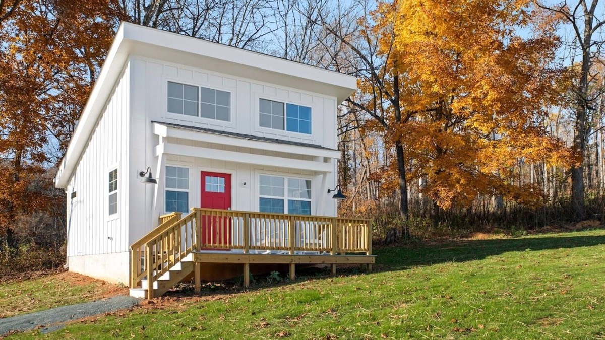 Afton Cottage | Mountain View Meadow Cottage - Blue Ridge Mountains and Virginia wine country