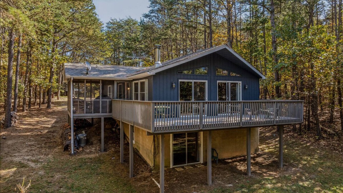 Berkeley Springs House | Mountain View - pets, grill, wifi, fire pit, screen porch, game room, deck, view