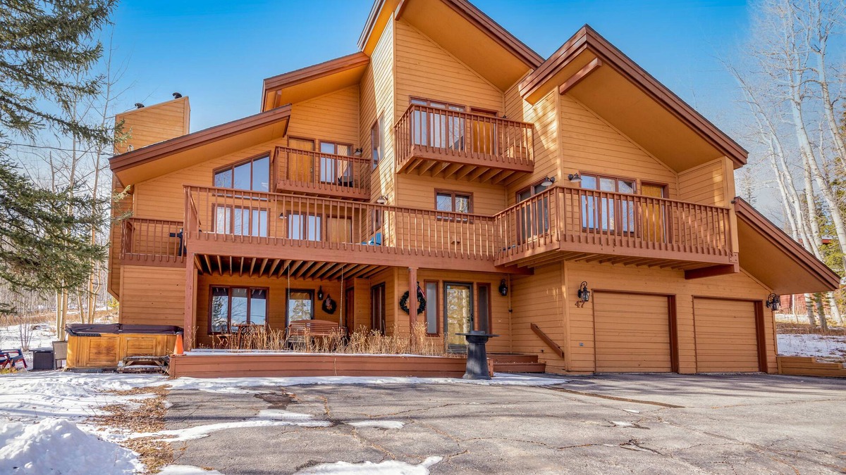 Wildernest Cabin | Mountain-view retreat with hot tub, fireplace, balconies & W/D - skiing nearby