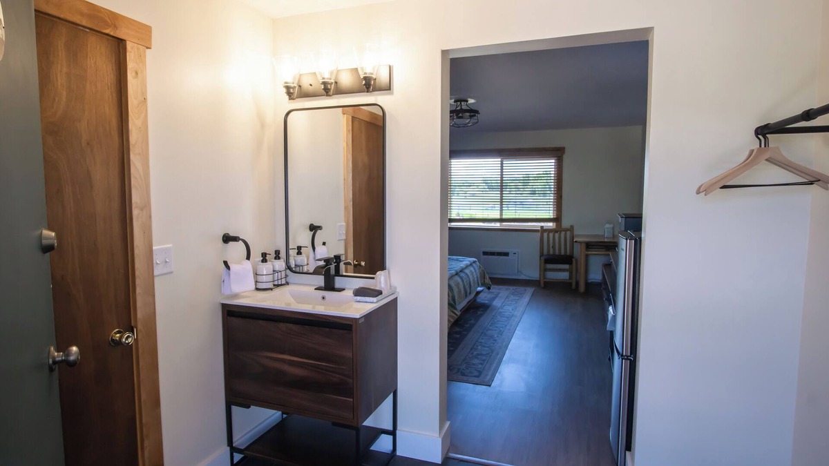 Tetonia Cabin | Mountain View Studio suite