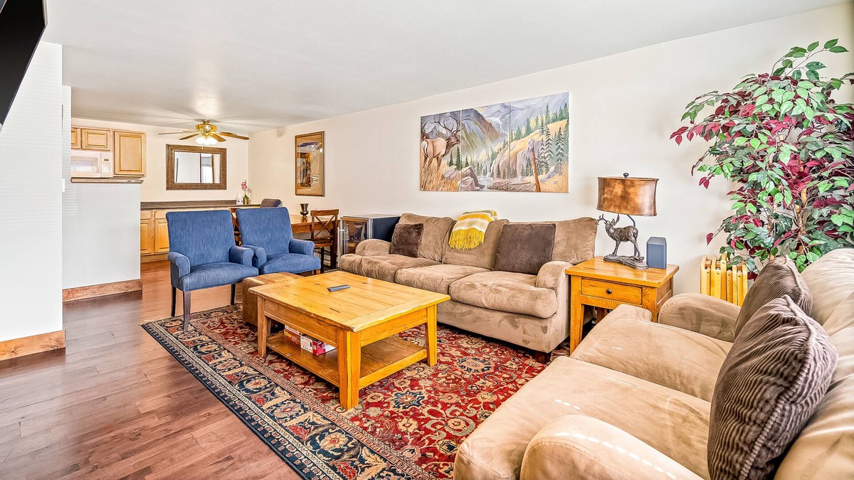 Summit Cove House | Mountain view townhouse with WiFi and shared balcony - near major ski resorts