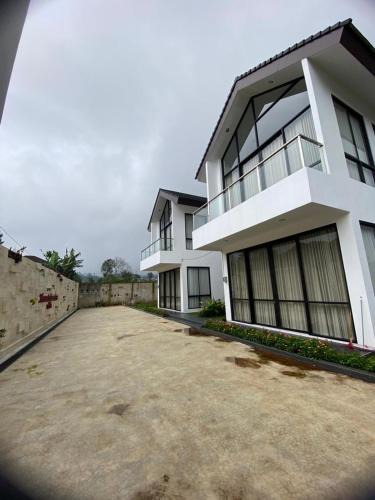 Purbalingga House | Mountain View Villa Serang