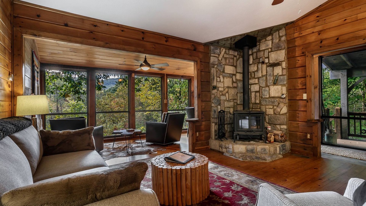Aska Cabin | Mountain views ⛰️ 5 min to trails, waterfall & river